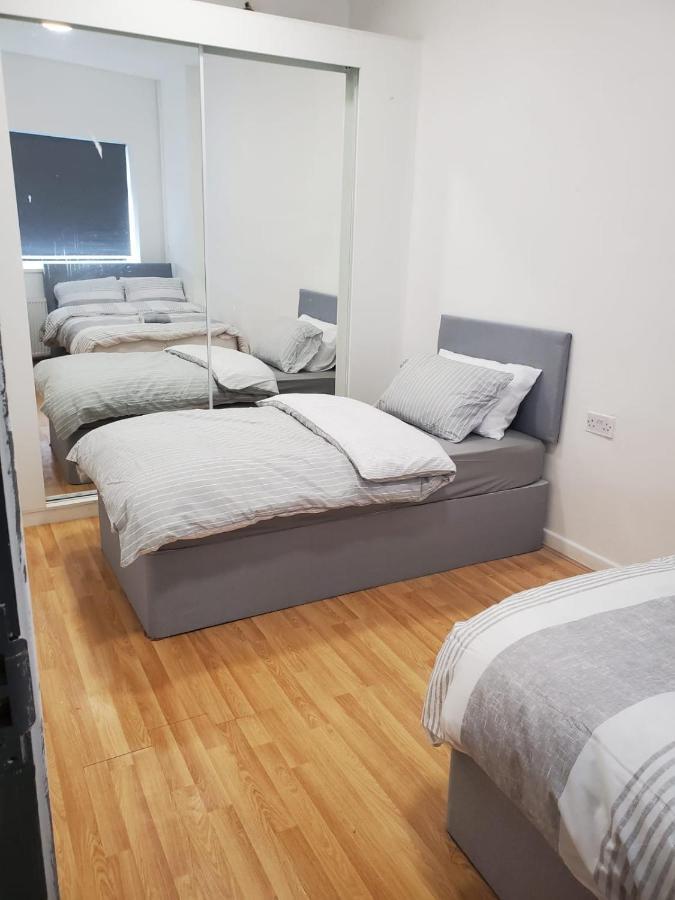 Hostel Blessington Road & Lockinn Bar & Restaurant *
